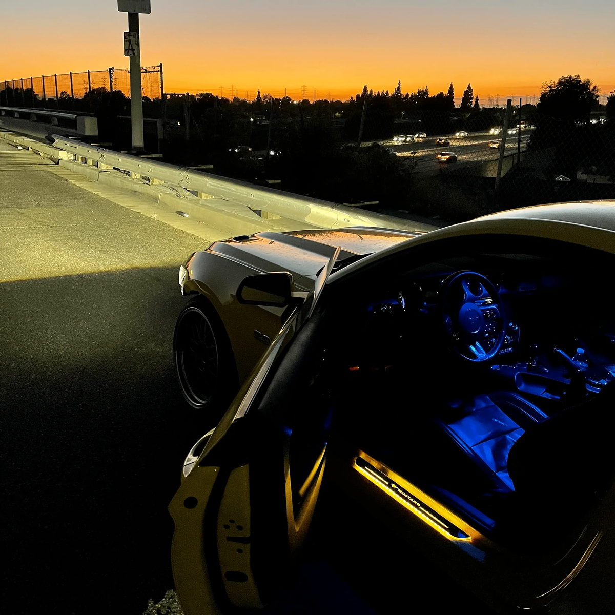 LED Car Door Sill Protector – Illuminated Anti-Scratch Door Sill Plate